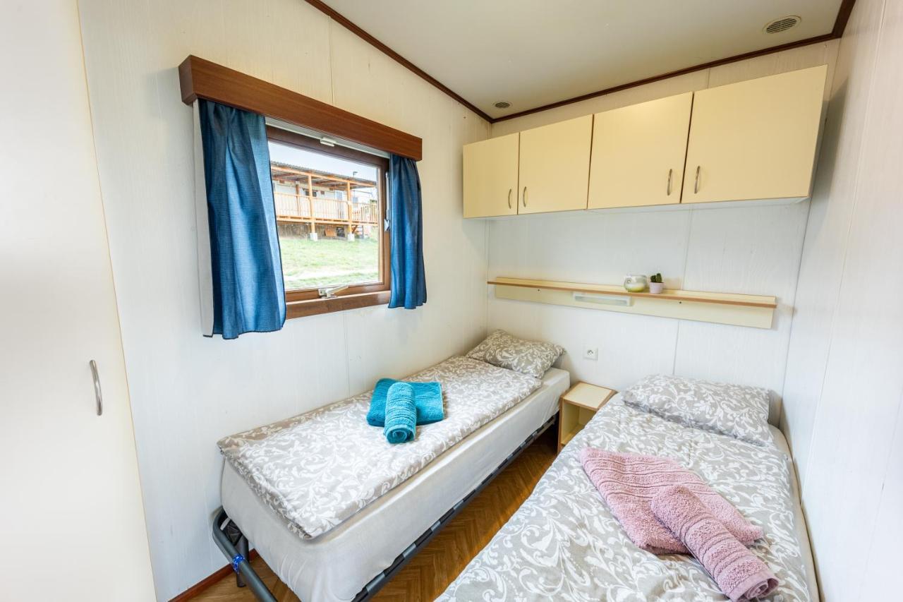 Mobilheim Chalet - Vyrovicka Prehrada Vyrovice Eksteriør bilde