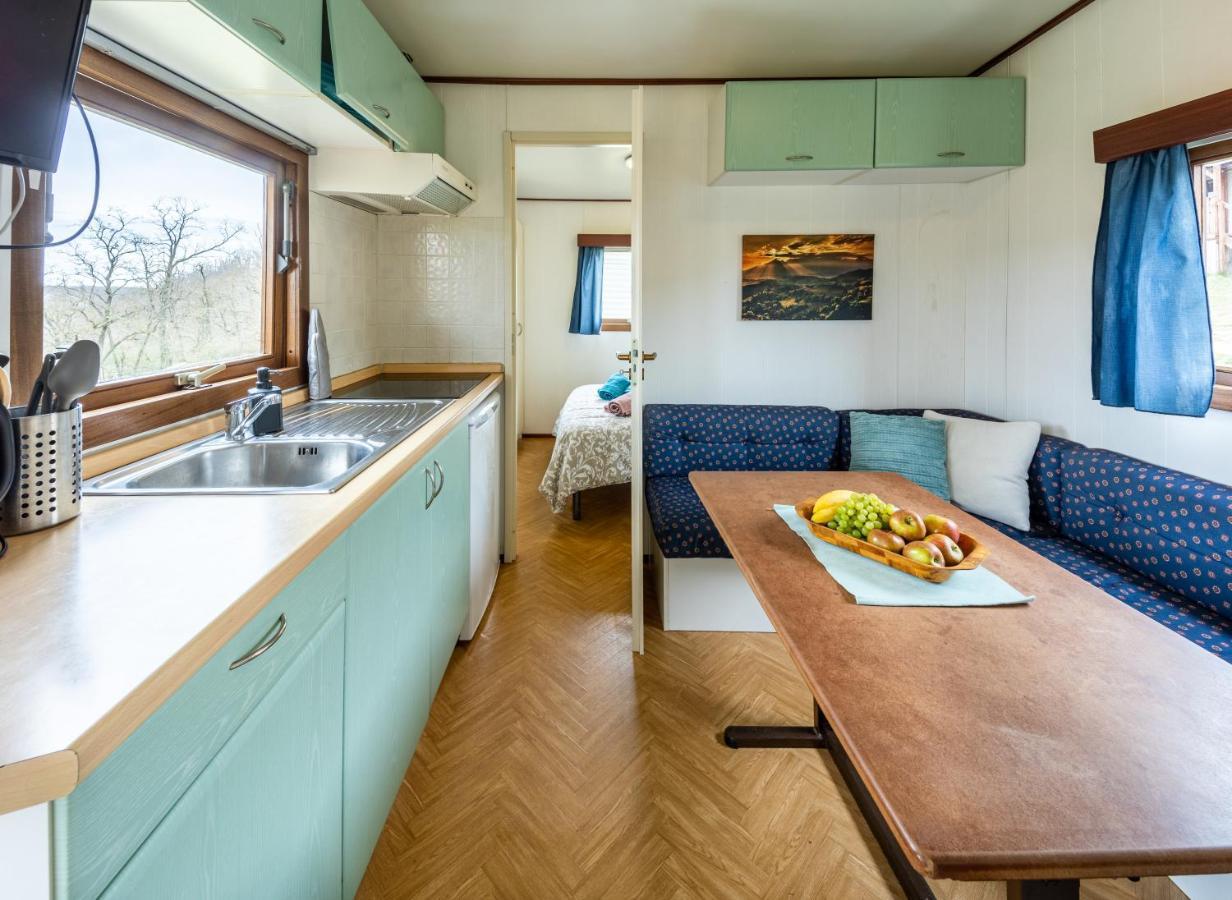 Mobilheim Chalet - Vyrovicka Prehrada Vyrovice Eksteriør bilde