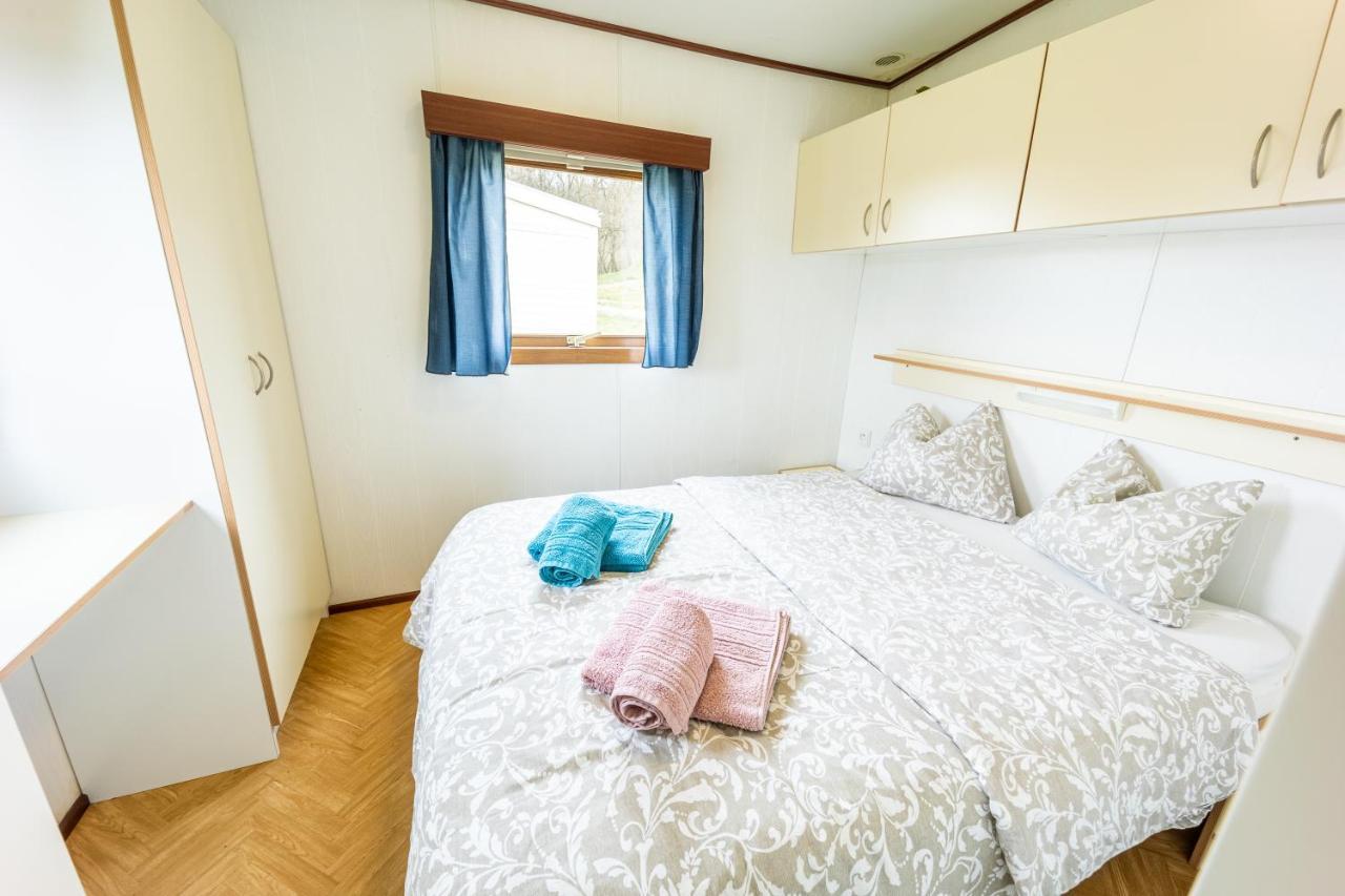 Mobilheim Chalet - Vyrovicka Prehrada Vyrovice Eksteriør bilde